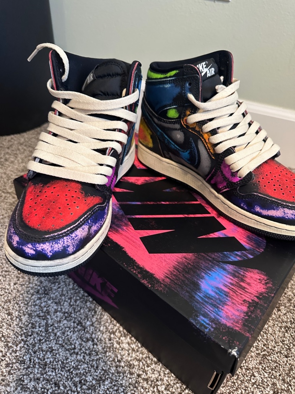 Air Jordan 1 Retro High OG - Picture 6 of 7